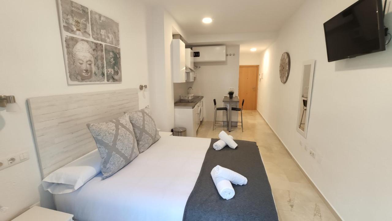 Malaka Apartment City Centre Малага Екстериор снимка
